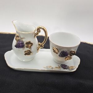 White and Gold Cream And Sugar Set with Blackberry